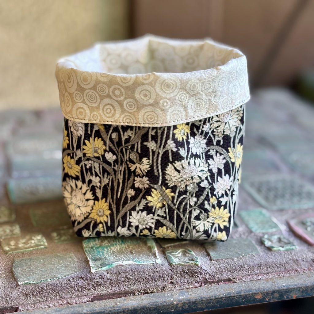 Thread catcher