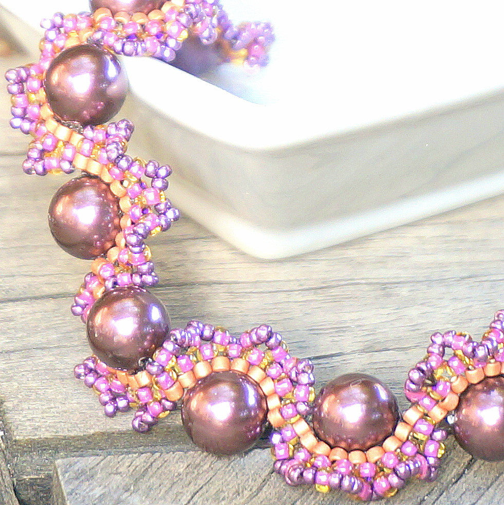 Daisy at Midnight Bracelet